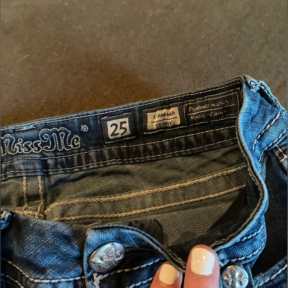 Miss Me women’s standard skinny jeans. Size 25 waist. Wearing in the thighs. - Picture 3 of 4